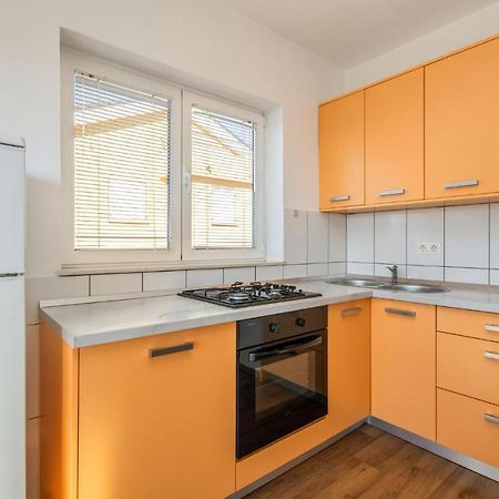 Stunning Apartment In Crikvenica With Wifi エクステリア 写真