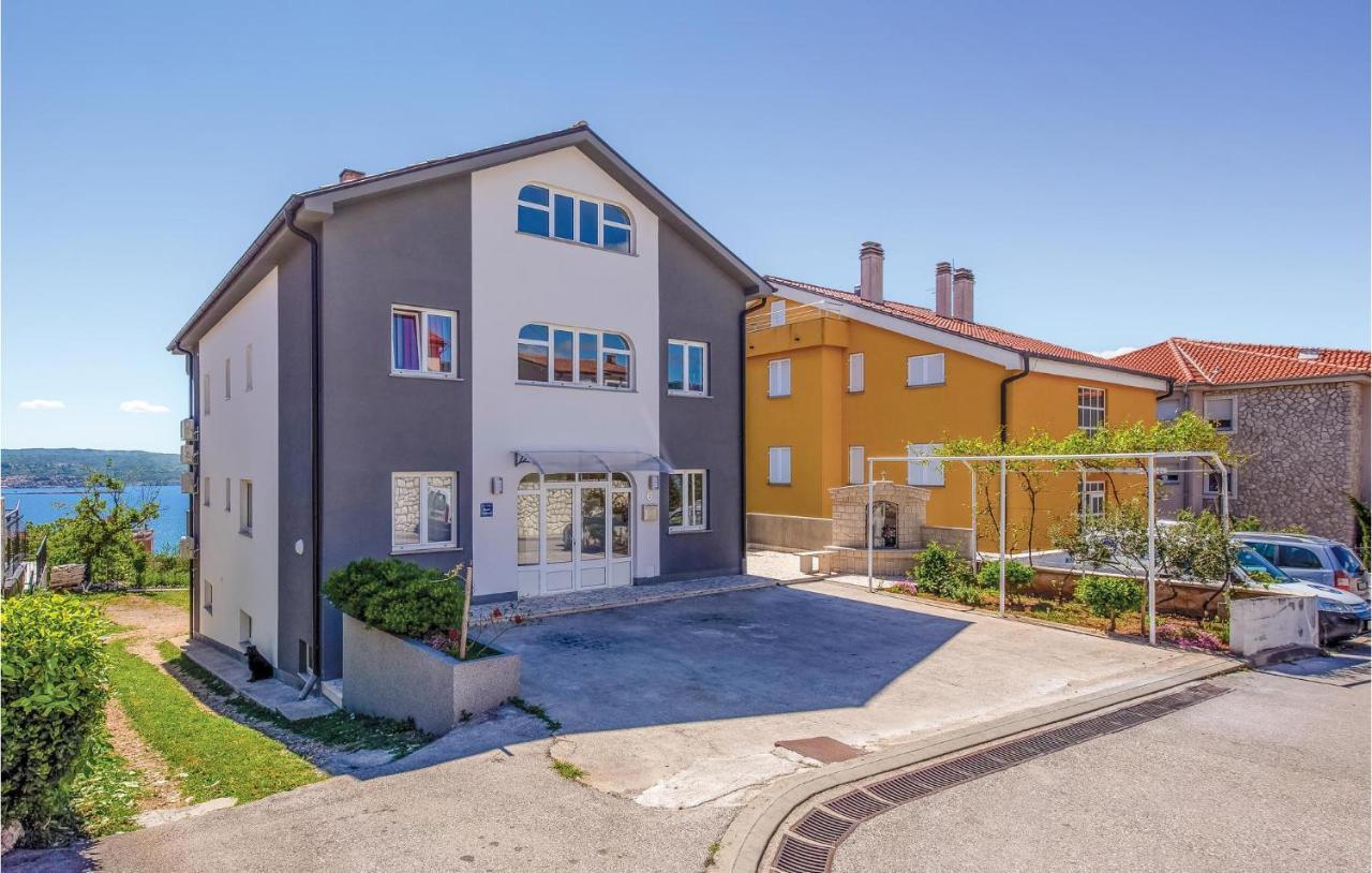 Stunning Apartment In Crikvenica With Wifi エクステリア 写真