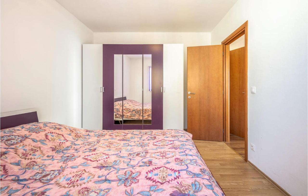 Stunning Apartment In Crikvenica With Wifi エクステリア 写真