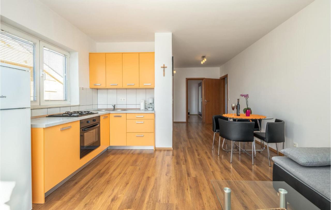 Stunning Apartment In Crikvenica With Wifi エクステリア 写真