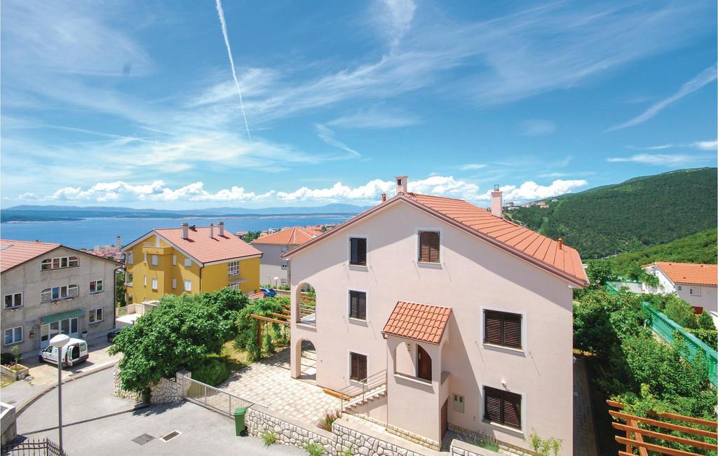 Stunning Apartment In Crikvenica With Wifi エクステリア 写真