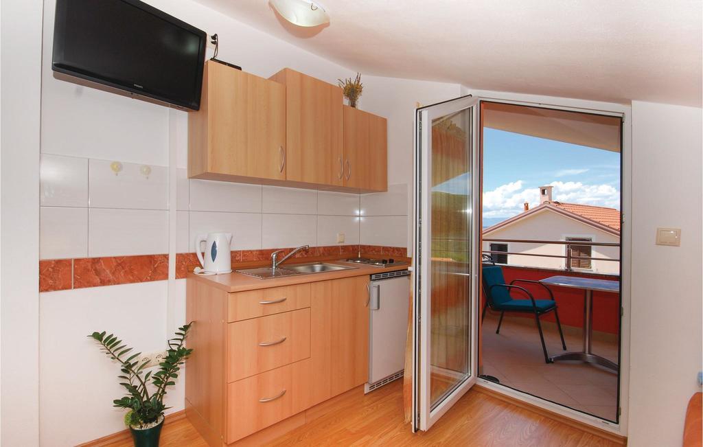 Stunning Apartment In Crikvenica With Wifi エクステリア 写真