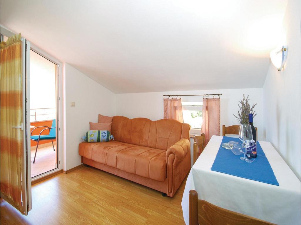 Stunning Apartment In Crikvenica With Wifi エクステリア 写真