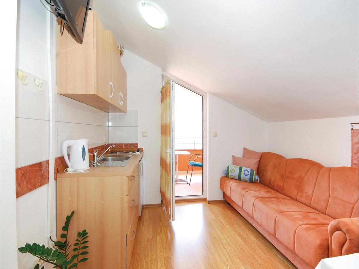 Stunning Apartment In Crikvenica With Wifi エクステリア 写真