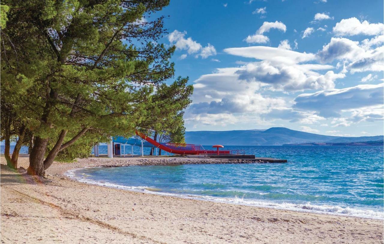 Stunning Apartment In Crikvenica With Wifi エクステリア 写真